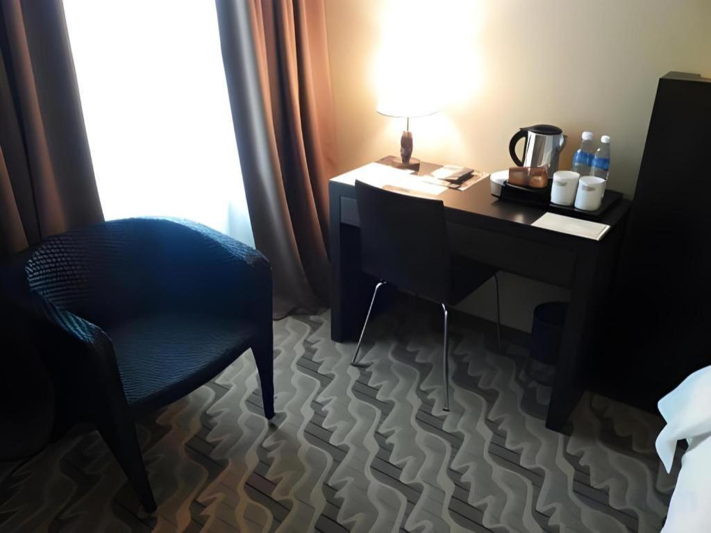 קוטה קינבלו Eminent Hotel מראה חיצוני תמונה