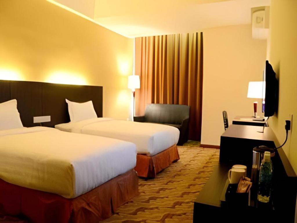 קוטה קינבלו Eminent Hotel מראה חיצוני תמונה