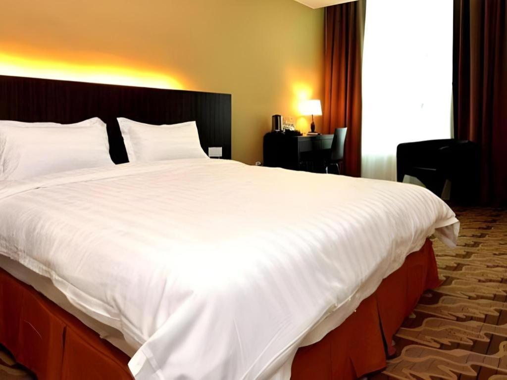קוטה קינבלו Eminent Hotel מראה חיצוני תמונה