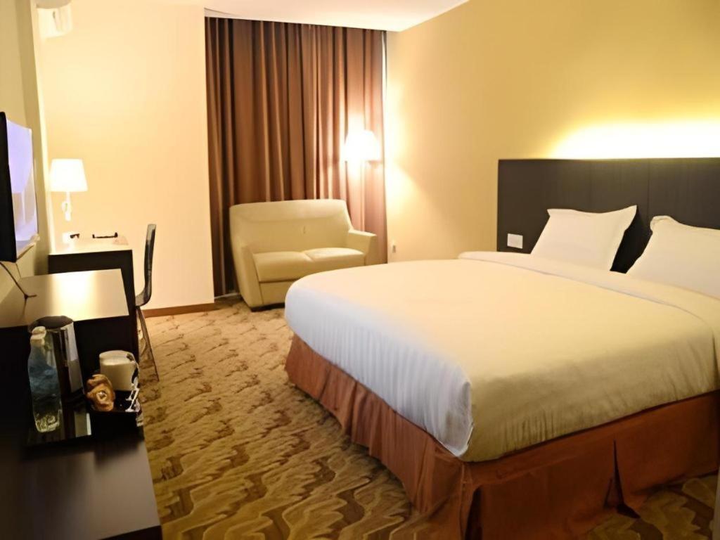קוטה קינבלו Eminent Hotel מראה חיצוני תמונה