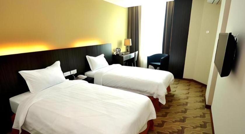 קוטה קינבלו Eminent Hotel מראה חיצוני תמונה