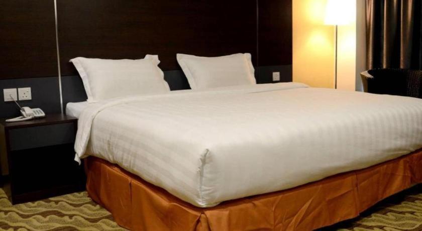 קוטה קינבלו Eminent Hotel מראה חיצוני תמונה