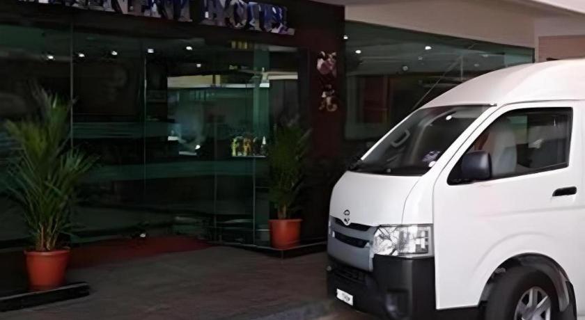 קוטה קינבלו Eminent Hotel מראה חיצוני תמונה