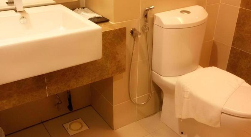קוטה קינבלו Eminent Hotel מראה חיצוני תמונה