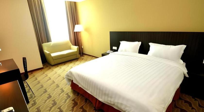 קוטה קינבלו Eminent Hotel מראה חיצוני תמונה