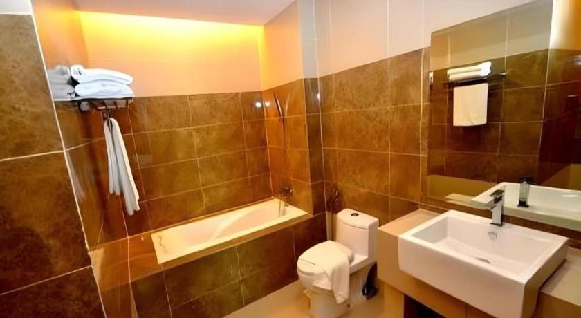 קוטה קינבלו Eminent Hotel מראה חיצוני תמונה
