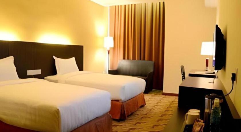 קוטה קינבלו Eminent Hotel מראה חיצוני תמונה
