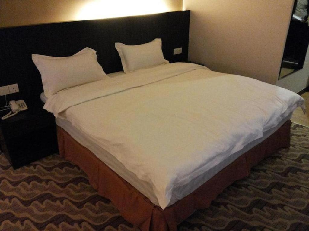 קוטה קינבלו Eminent Hotel מראה חיצוני תמונה